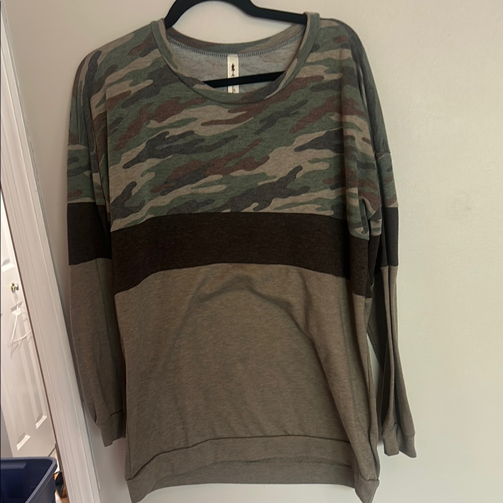 Vanilla Bay Green and Brown Crewneck Sweater with Camouflage Design